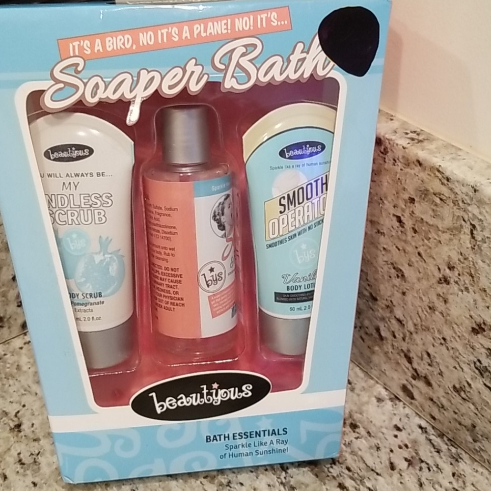 Exfoliating Gloves & Bath Essentials - Picture 8 of 12